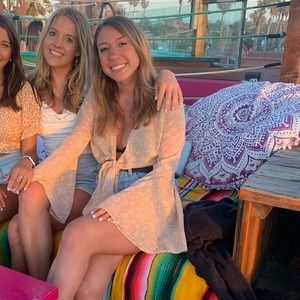 Audrey 3+1 floral top